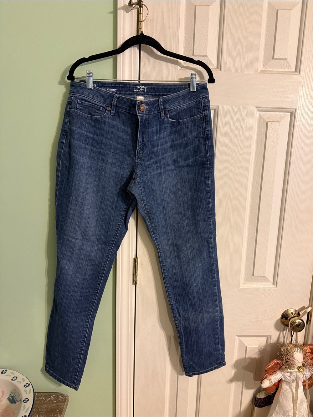 LOFT Indigo Cropped Straight-Leg Jeans